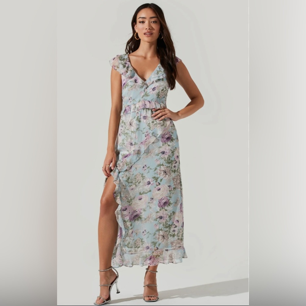Astr the label - “tempest” Floral Midi Dress -